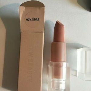 Desperately looking for kkw “90s style” lipstick